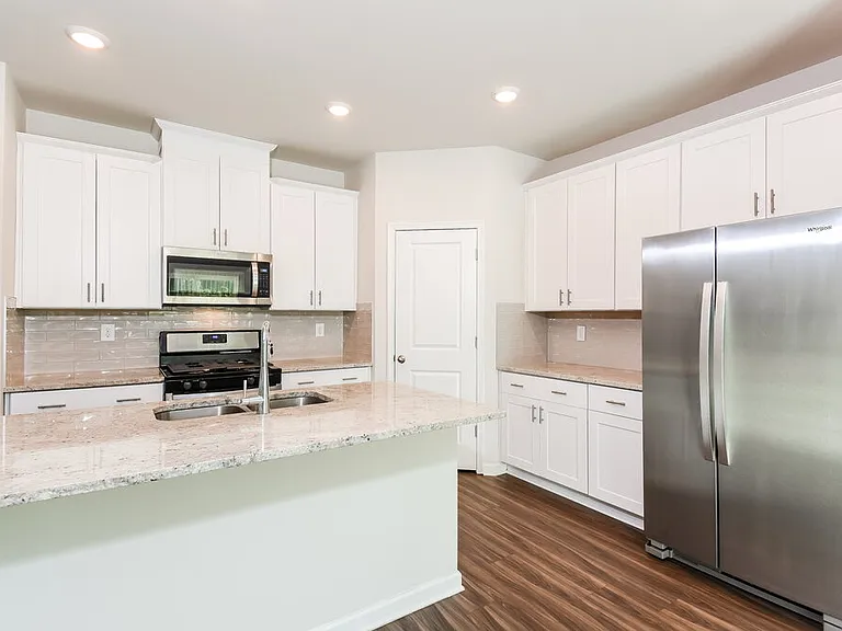 6075 Hickory Creek Ct — Photo 6