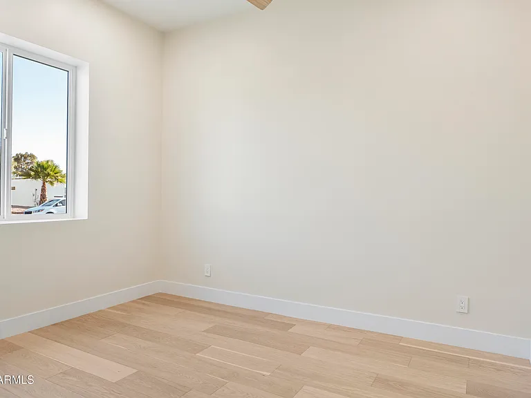 5540 E Dahlia Dr — Photo 43