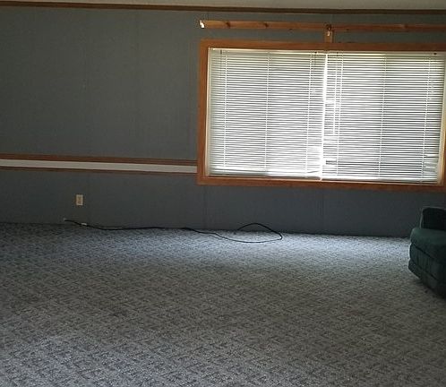 4th image of 680 W 2nd St