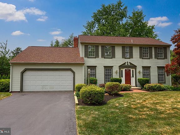 2nd image of 1848 Beverly Dr