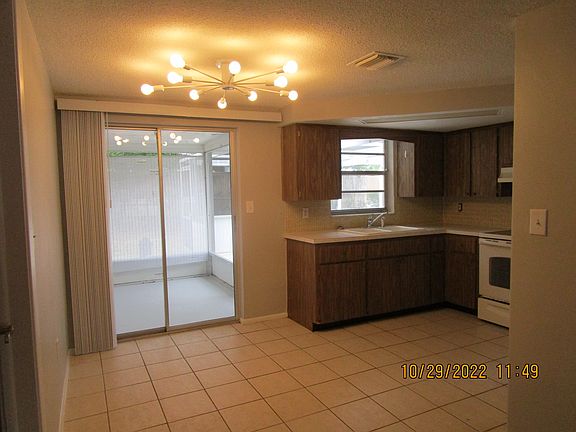 5th image of 9615 Gray Fox Ln