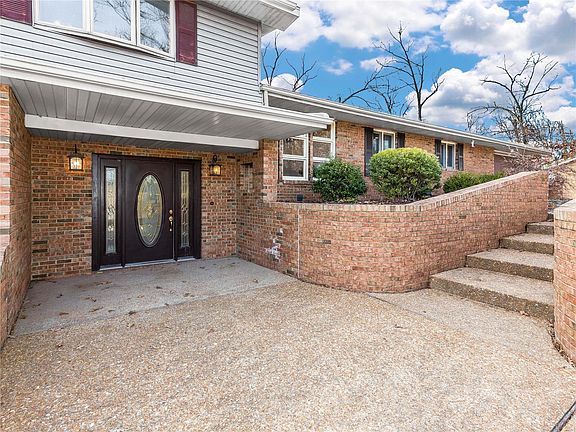 3rd image of 9127 Lakewood Dr
