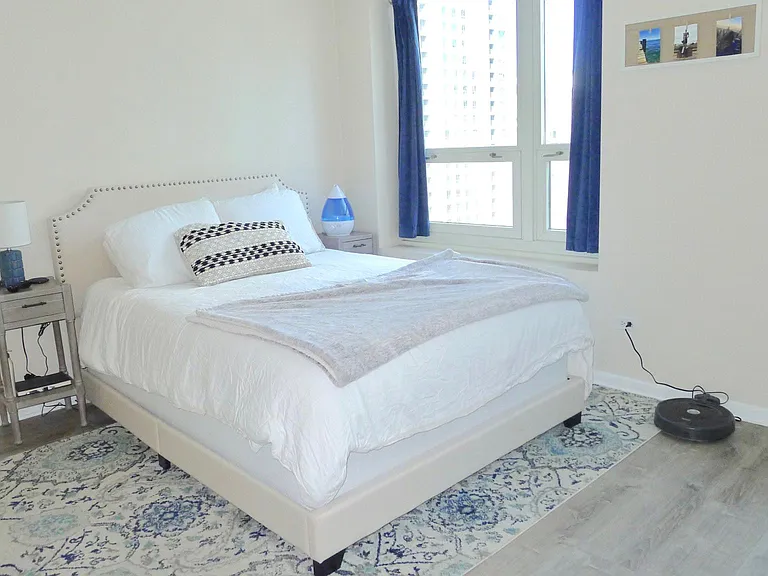 345 N La Salle Dr #2904 — Photo 2