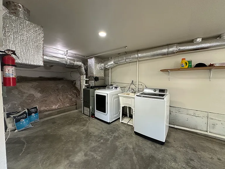 2350 Rosewood Dr — Photo 40