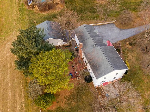 4th image of 2141 Herbert Ave