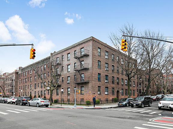 5th image of 4305 47th St APT A2