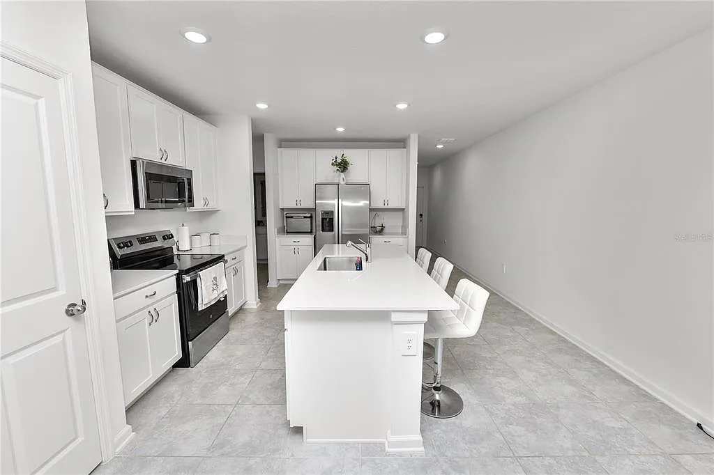 3 bed, 2.0 bath, 1440 sqft, $2,490 — Photo 4