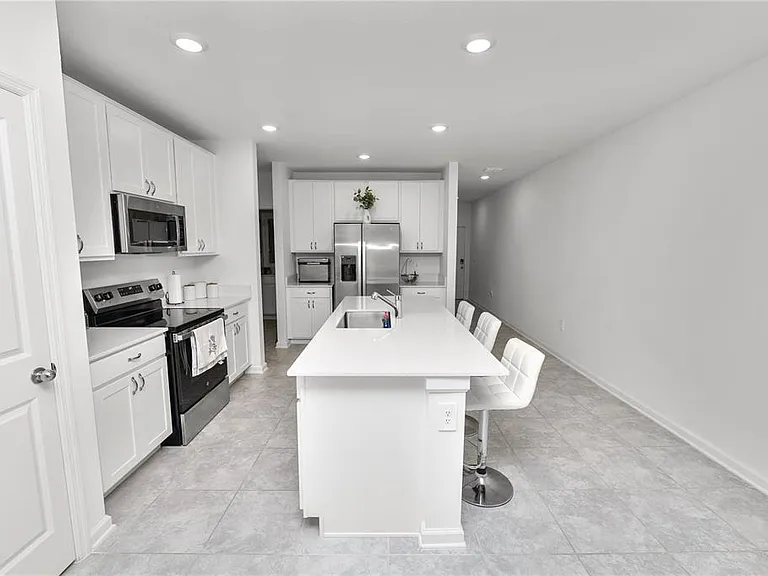 1740 White Water Ct — Photo 4