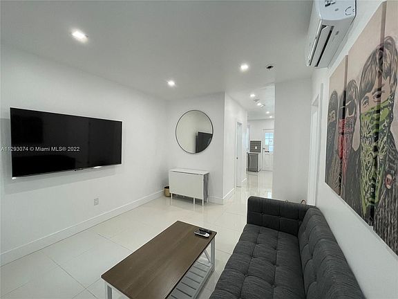 4th image of 733 Michigan Ave #3
