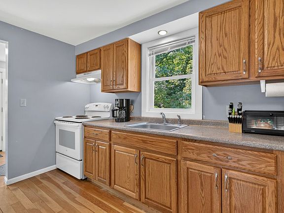 4th image of 17 Bateman St #1