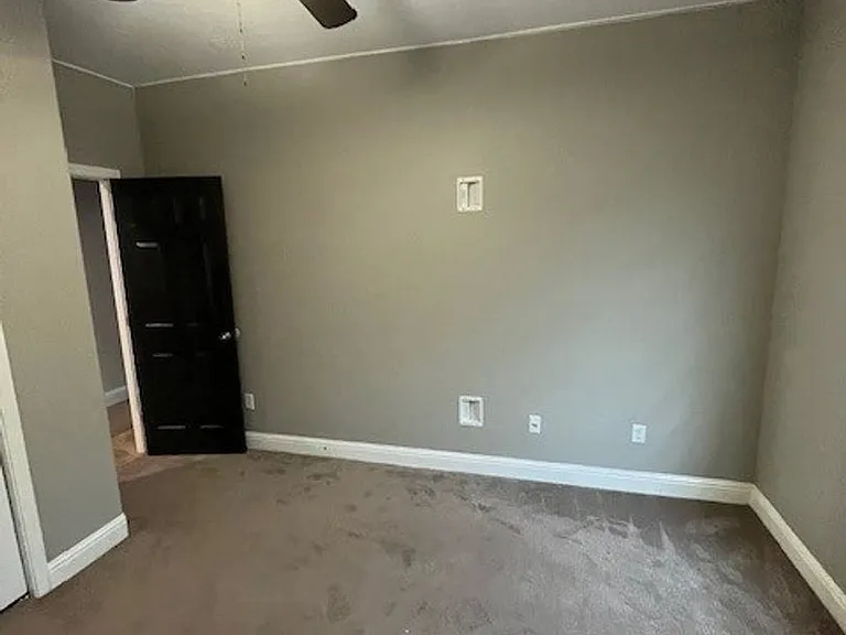 2437 W Glendale Ave — Photo 10