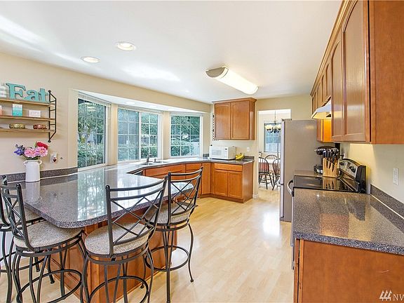 4th image of 5408 78th St E