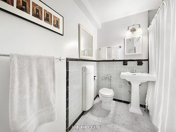 4th image of 221 E 50th St APT 3E
