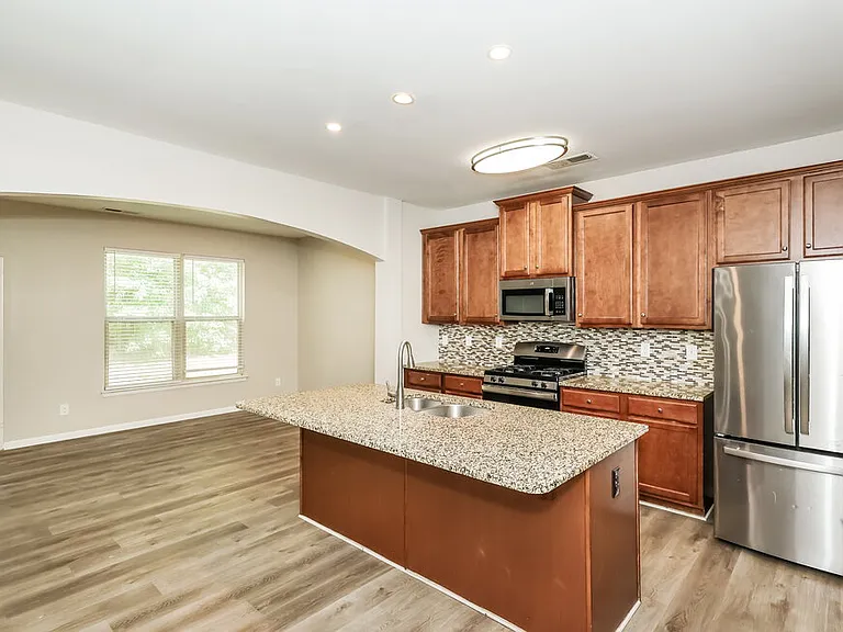 117 Worthing Ln — Photo 9