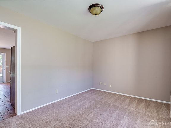 5th image of 6605 Rolling Glen Dr