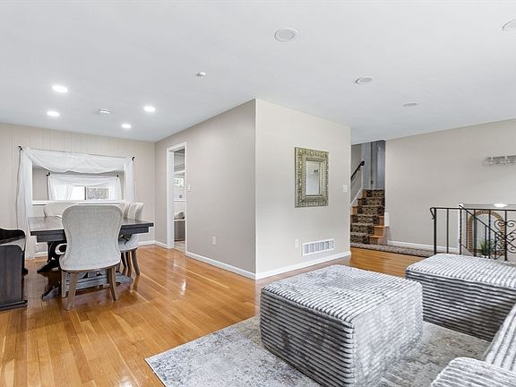 5th image of 27 Lyman Rd