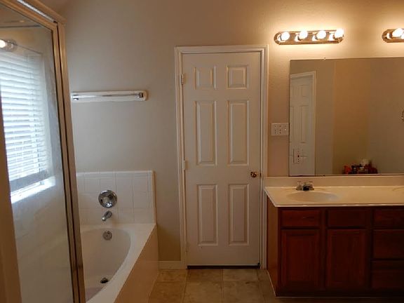 2nd image of 1018 N Magnolia Dale Dr
