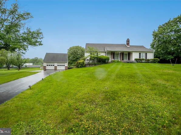 50 Pin Oak Dr, Telford, PA 18969