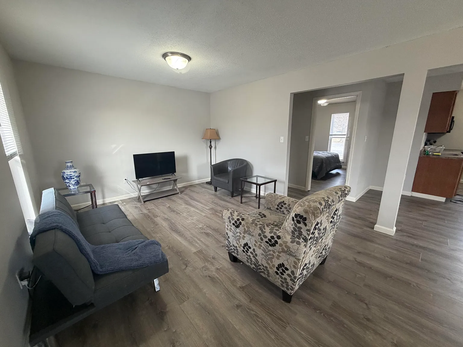 3 bed, 2.0 bath, 1456 sqft, $2,800 — Photo 4