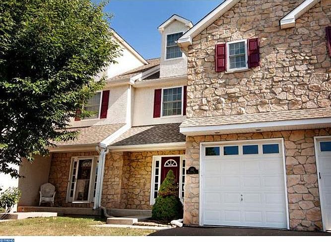 1st image of 213 Bentley Dr