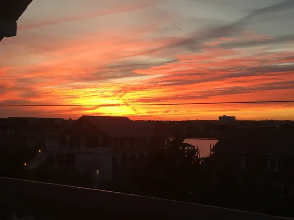 302 Lumina Ave N, Wrightsville Beach, NC 28480