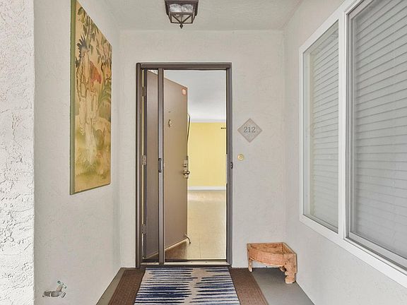4th image of 1756 Essex St Unit 212