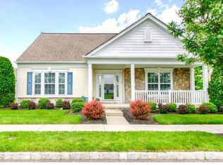 7 Hillard Dr, Voorhees, NJ 08043