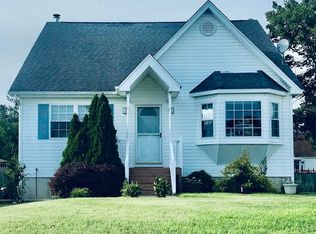 79A Trafalgar Dr, Shirley, NY 11967