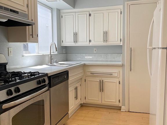 4th image of 11627 Chenault St APT 6