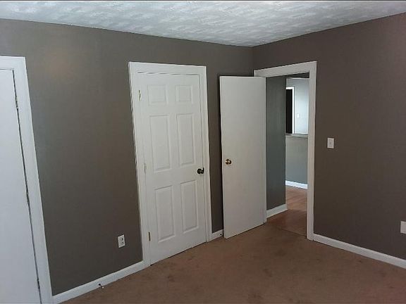 4th image of 2124 Woodlawn Ave