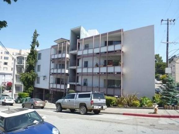 5th image of 456 Wayne Ave #202