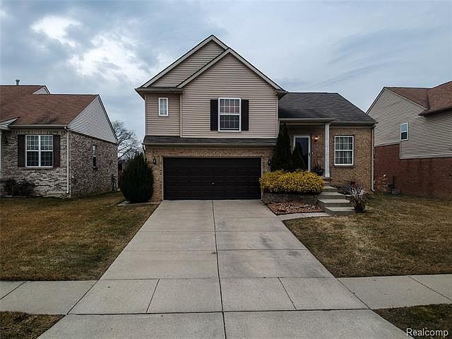 1st image of 2046 Golfview Ln