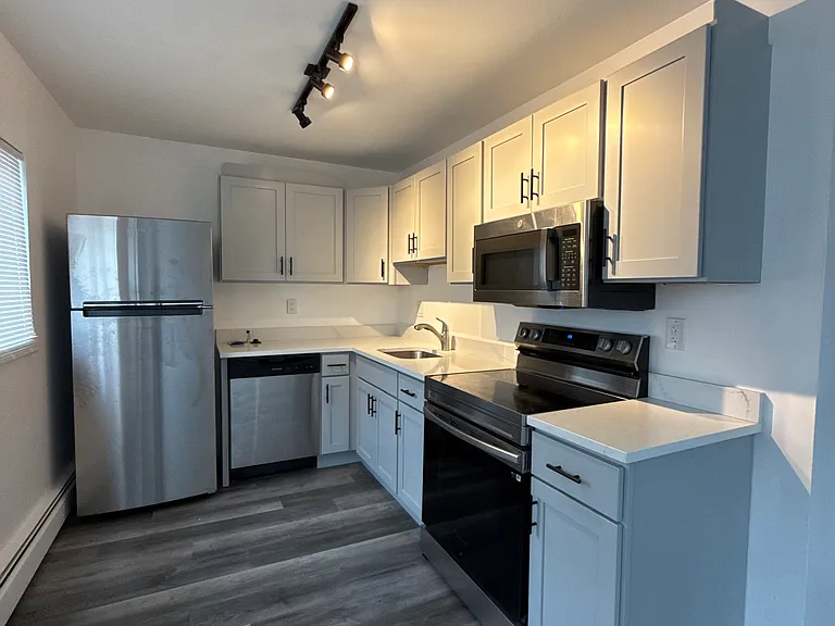 181 School St #10 — Photo 1