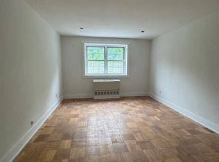 (Undisclosed Address), Roslyn Heights, NY 11577