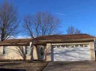675 W 148th Pl S, Glenpool, OK 74033