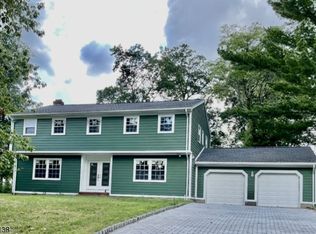 6 Robert St, Parsippany, NJ 07054