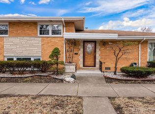 8358 S Tripp Ave, Chicago, IL 60652