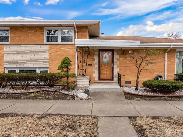 8358 S Tripp Ave, Chicago, IL 60652