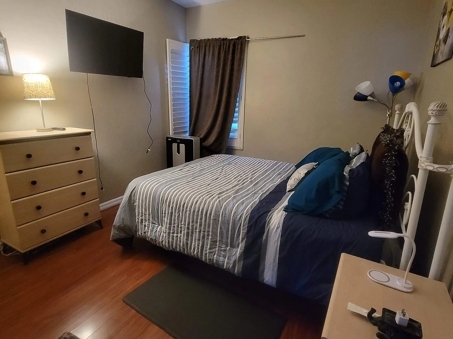 4 bed, 2600 sqft, $2,399 — Photo 3