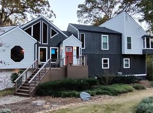 10845 Shallowford Rd, Roswell, GA 30075