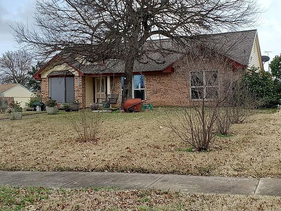 4th image of 1320 Bryan Pl