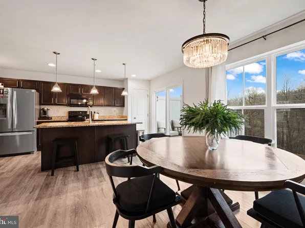 4327 Forbes Dr, Stewartstown, PA 17363