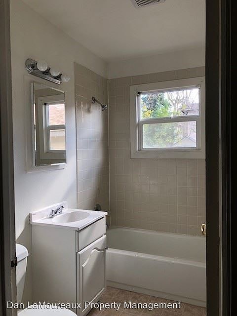 2nd image of 153 4th St APT 1