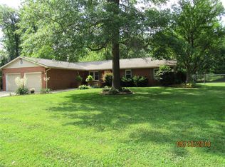 105 Highland Dr, Belleville, IL 62226