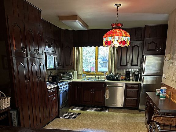 4th image of 116 West Ave