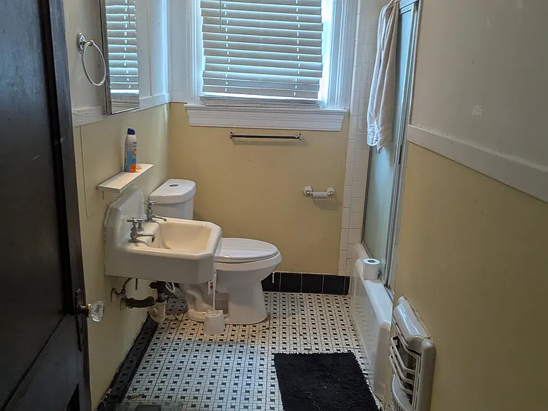 Kenmore Ave — Photo 12