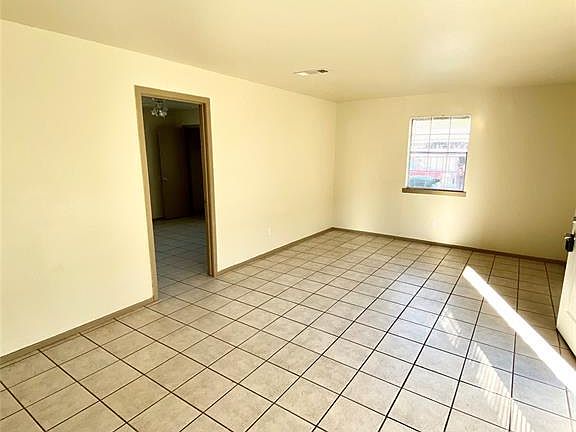 2nd image of 1042 Village Park Dr #4