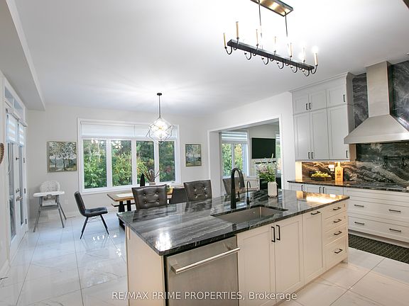 4th image of 65 Redmond Cres