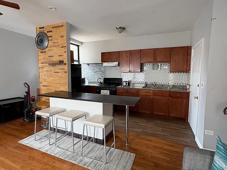 841 W Sunnyside Ave #302 — Photo 2