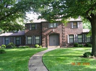 13105 E Delaware Dr, Independence, MO 64055